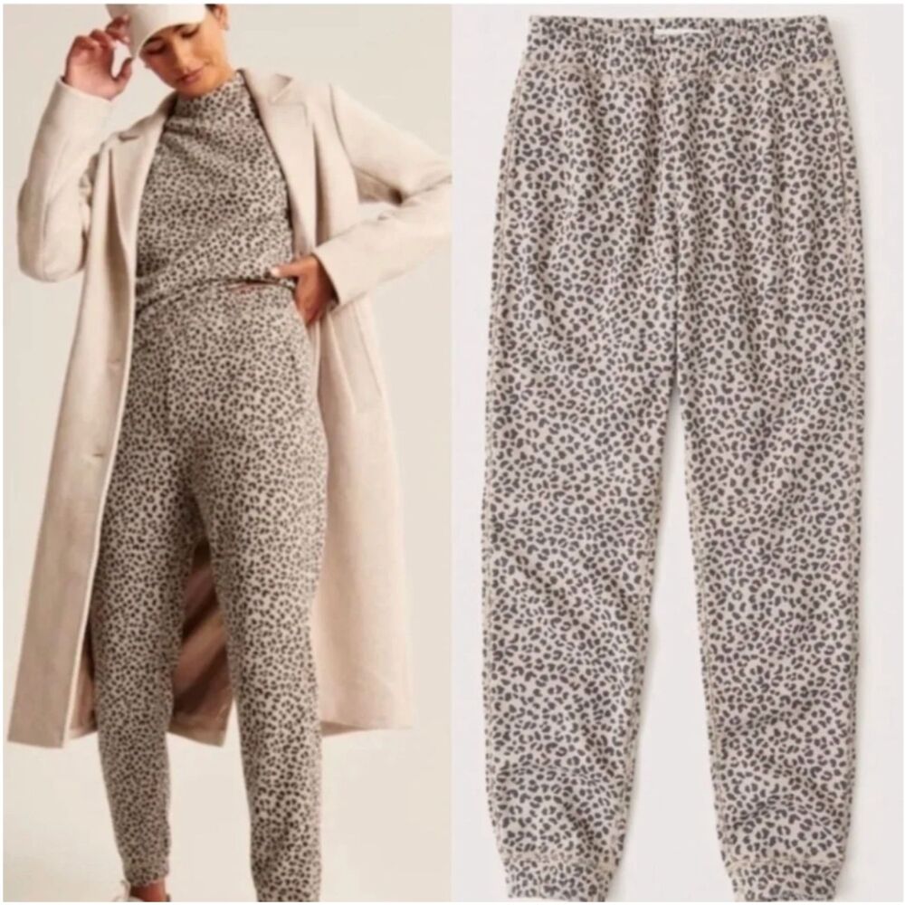 Abercrombie & Fitch Women's Leopard Print Soft Fleece Lined SET